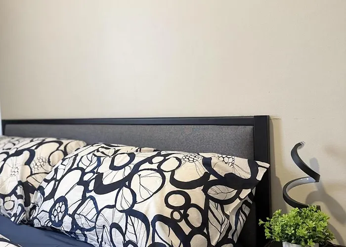 Casa Luna Ph At Fame Residences T4 Mandaluyong Near Edsa, Makati, & Bgc